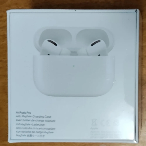 AirPods Pro EarBuds 2nd Generation ANC USB-C SEALED Brand New - Picture 2 of 6